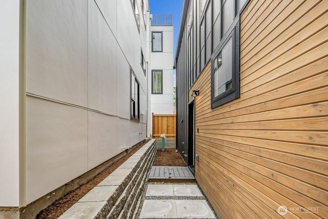 1214 NE 100th Street, Seattle, WA 98125