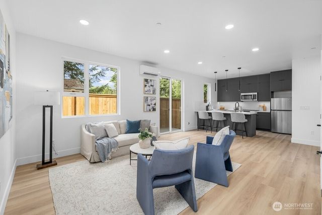 1214 NE 100th Street, Seattle, WA 98125