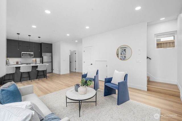 1214 NE 100th Street, Seattle, WA 98125