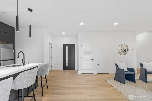 1214 NE 100th Street, Seattle, WA 98125