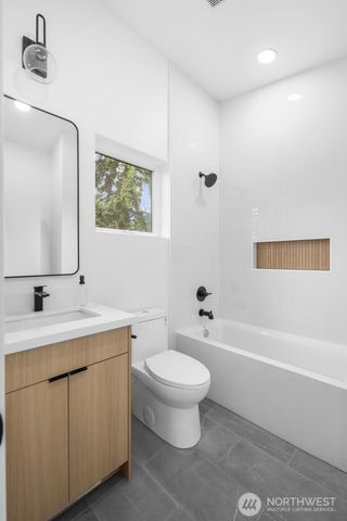 1214 NE 100th Street, Seattle, WA 98125