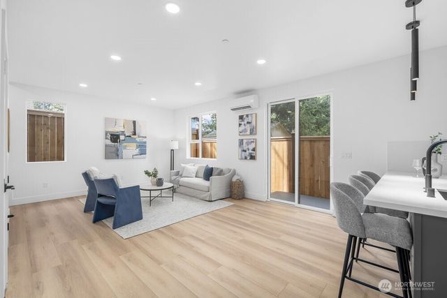 1214 NE 100th Street, Seattle, WA 98125