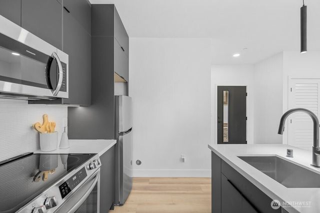 1214 NE 100th Street, Seattle, WA 98125