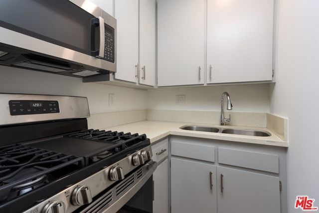 319 23rd Street, Manhattan Beach, CA 90266