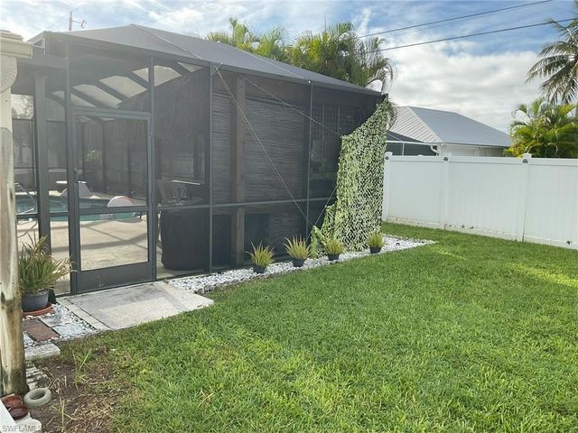 320 SE 28th TER, Cape Coral, FL 33904