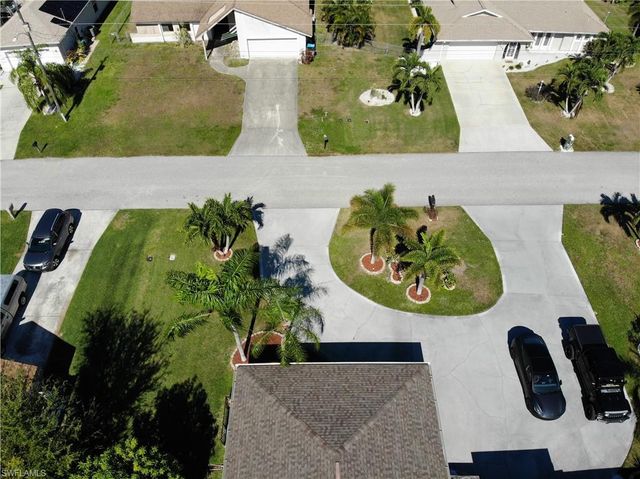320 SE 28th TER, Cape Coral, FL 33904