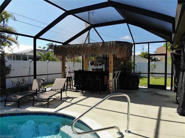 320 SE 28th TER, Cape Coral, FL 33904