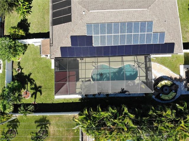 320 SE 28th TER, Cape Coral, FL 33904