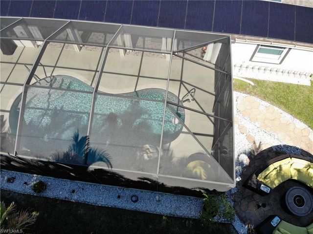 320 SE 28th TER, Cape Coral, FL 33904