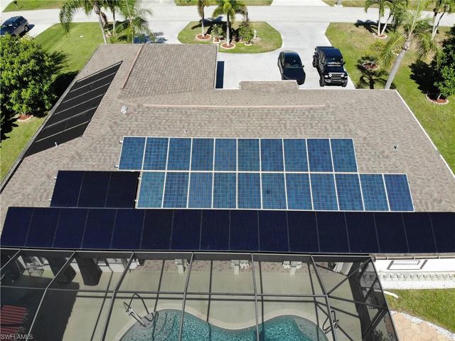 320 SE 28th TER, Cape Coral, FL 33904