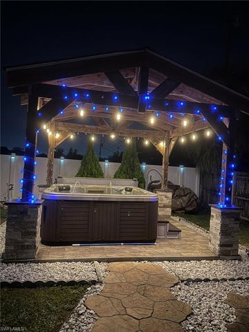 320 SE 28th TER, Cape Coral, FL 33904