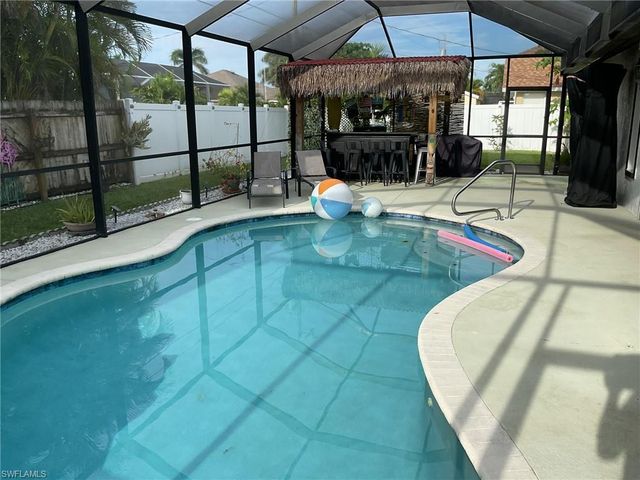 320 SE 28th TER, Cape Coral, FL 33904