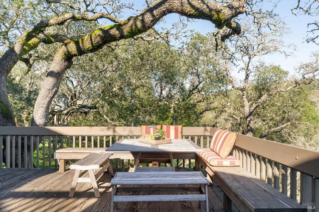 14 Oak Grove Way, Napa, CA 94559