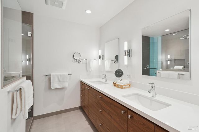 14 Oak Grove Way, Napa, CA 94559