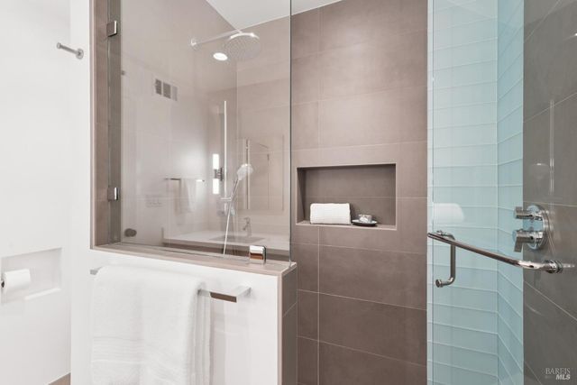 14 Oak Grove Way, Napa, CA 94559