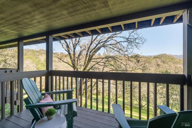 14 Oak Grove Way, Napa, CA 94559