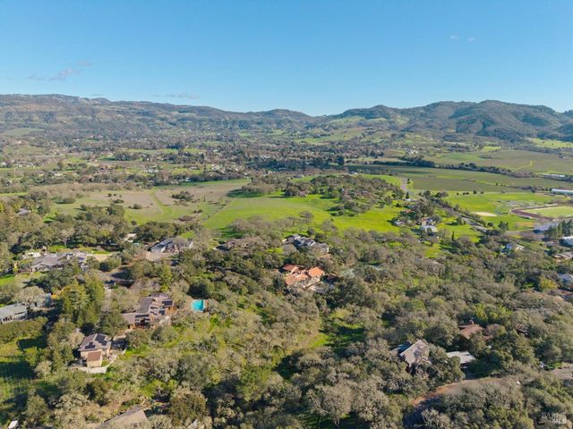 14 Oak Grove Way, Napa, CA 94559