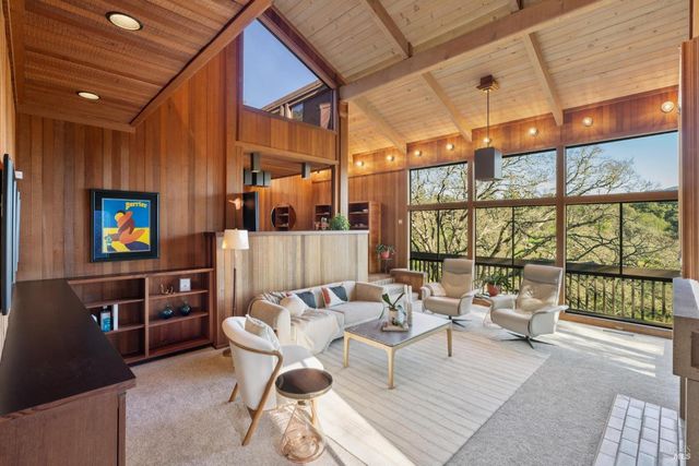 14 Oak Grove Way, Napa, CA 94559