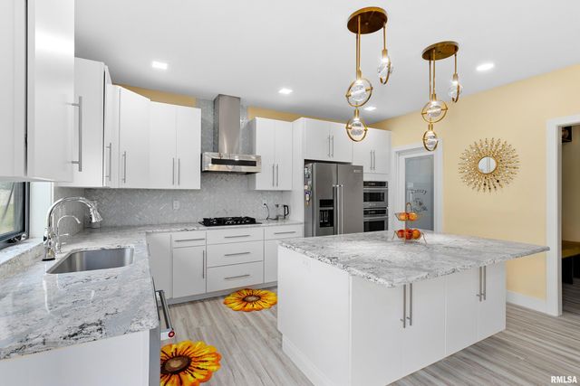 2817 W Lake Trail Court, Dunlap, IL 61525