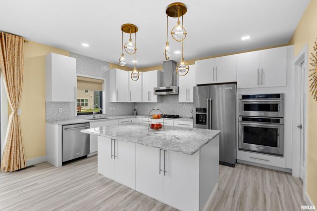 2817 W Lake Trail Court, Dunlap, IL 61525