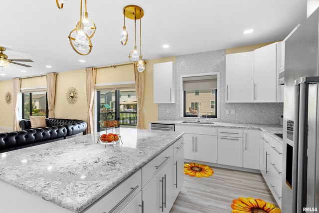 2817 W Lake Trail Court, Dunlap, IL 61525