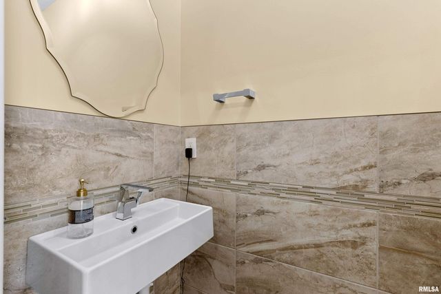 2817 W Lake Trail Court, Dunlap, IL 61525