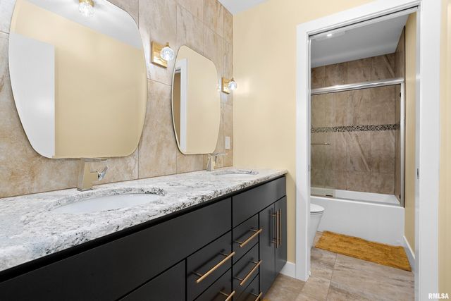 2817 W Lake Trail Court, Dunlap, IL 61525