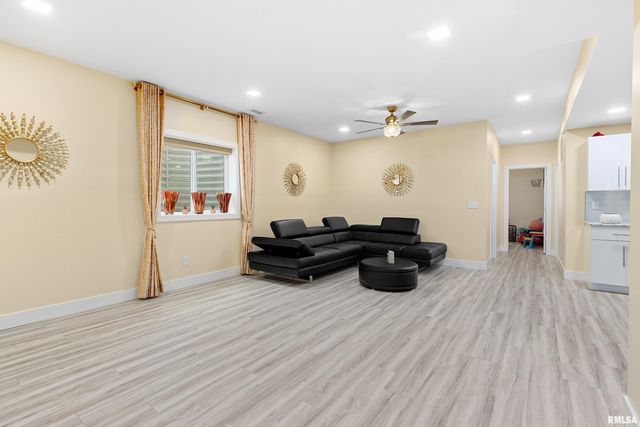 2817 W Lake Trail Court, Dunlap, IL 61525