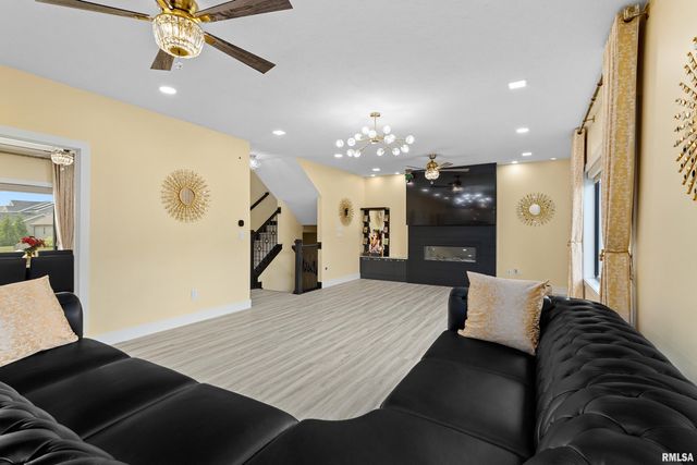 2817 W Lake Trail Court, Dunlap, IL 61525