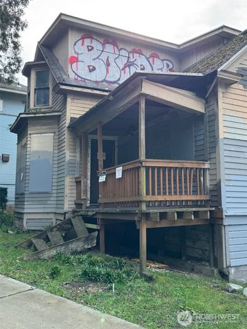 2531 Gilman Drive W, Seattle, WA 98199