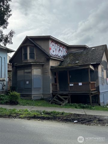 2531 Gilman Drive W, Seattle, WA 98199