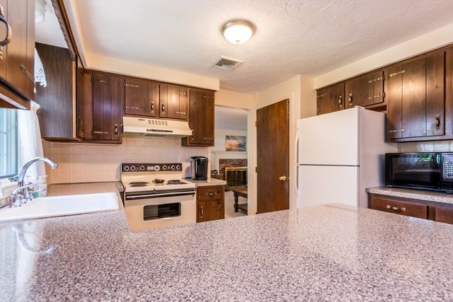 209 Patriot Way, Barnstable, MA 02632