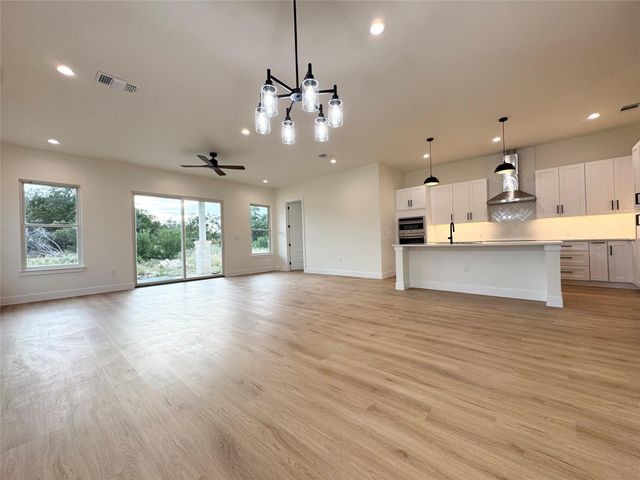 1713 Whitetail RD, Horseshoe Bay, TX 78657