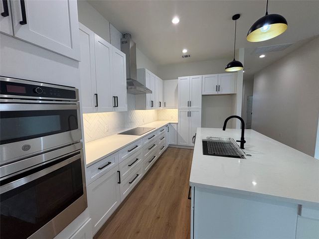 1713 Whitetail RD, Horseshoe Bay, TX 78657