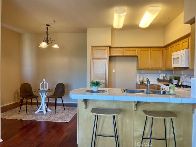 310 E Mccoy 11F, Santa Maria, CA 93455
