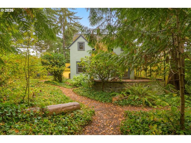 8220 Sw CANYON Dr, Portland, OR 97225