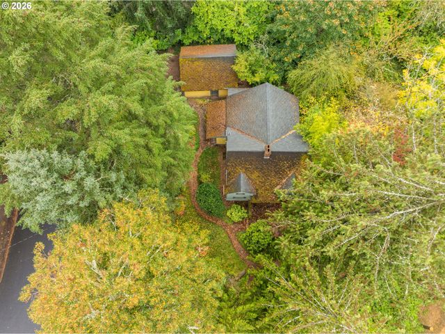 8220 Sw CANYON Dr, Portland, OR 97225