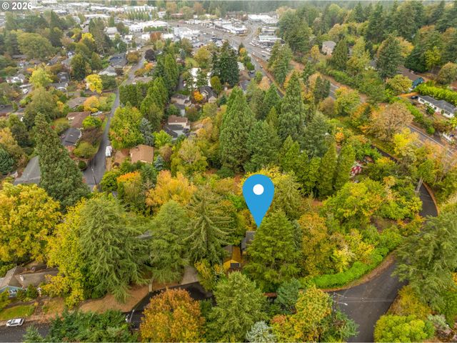 8220 Sw CANYON Dr, Portland, OR 97225