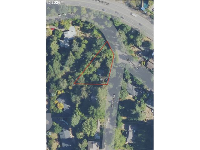 8220 Sw CANYON Dr, Portland, OR 97225