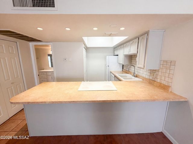 1200 E River Road L158, Tucson, AZ 85718