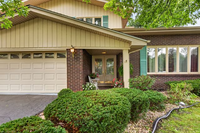13030 S Cypress Lane, Palos Heights, IL 60463