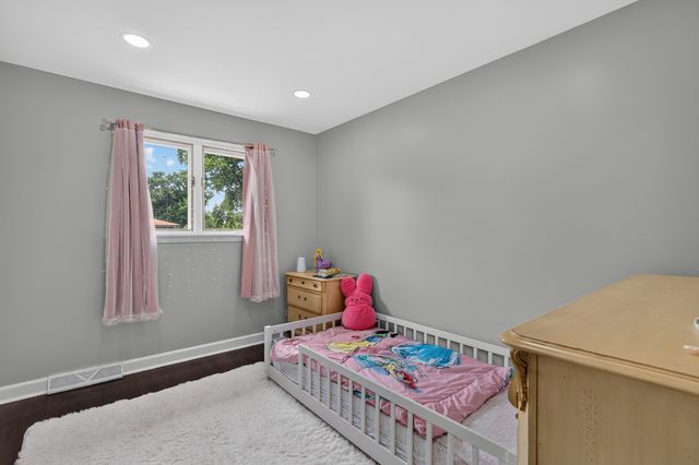 13030 S Cypress Lane, Palos Heights, IL 60463