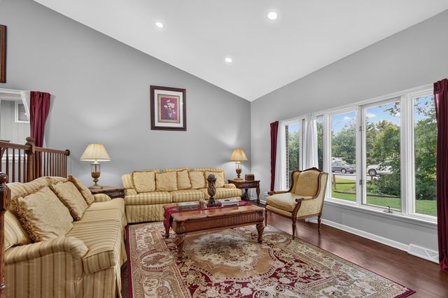 13030 S Cypress Lane, Palos Heights, IL 60463