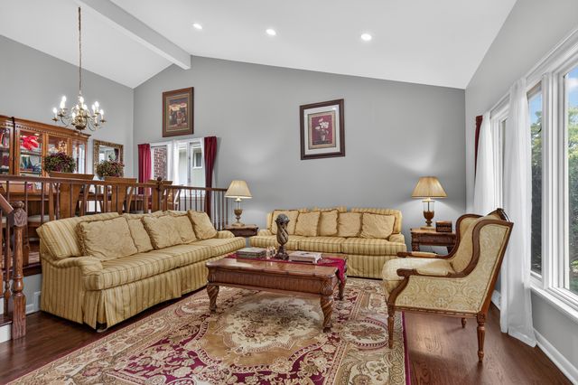 13030 S Cypress Lane, Palos Heights, IL 60463