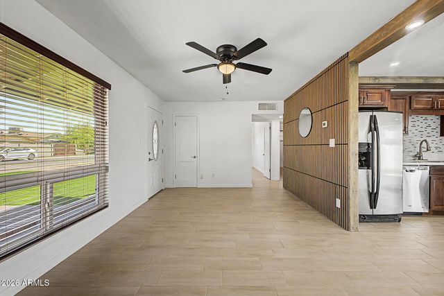 2929 W LOMA Lane, Phoenix, AZ 85051