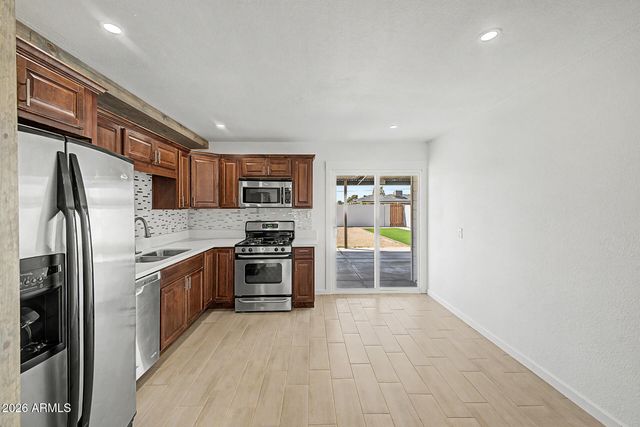 2929 W LOMA Lane, Phoenix, AZ 85051