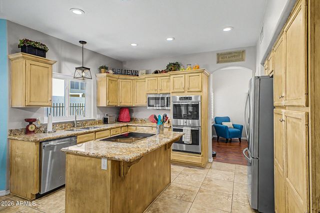 2848 E FOUNTAIN Street, Mesa, AZ 85213