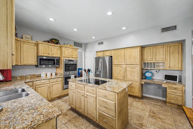 2848 E FOUNTAIN Street, Mesa, AZ 85213