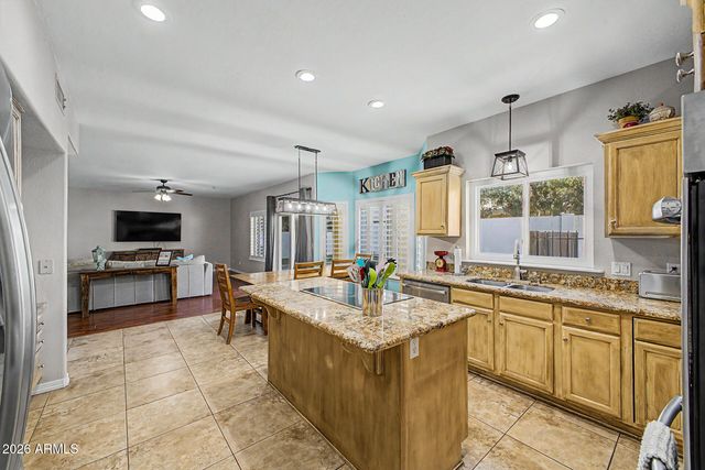 2848 E FOUNTAIN Street, Mesa, AZ 85213