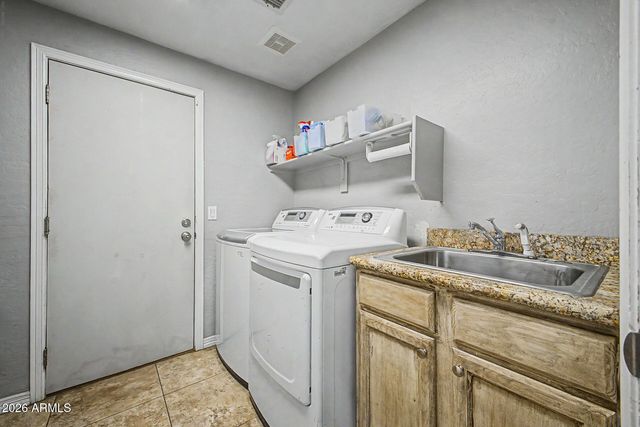 2848 E FOUNTAIN Street, Mesa, AZ 85213